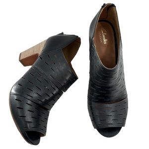 CLARKS | Black Leather Okena Sass Peep Toe Block Heel Bootie size 9.5